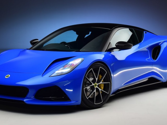 Η Lotus Emira εξοπλίζεται με κινητήρα της AMG