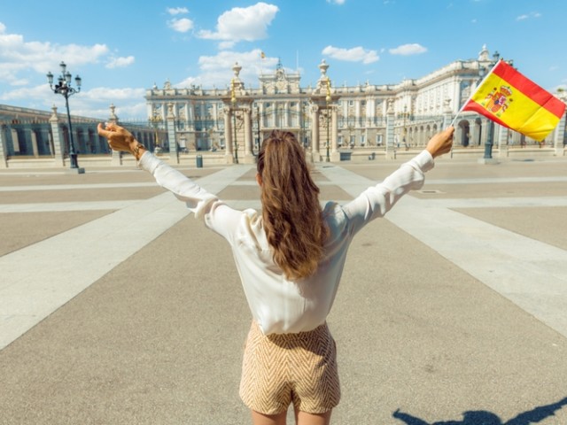 Ισπανία: Η ανεργία μειώθηκε στο 15,3% το β' τρίμηνο