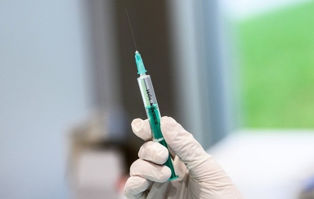 Ανοίγει σήμερα η πλατφόρμα για εμβολιασμό των εφήβων 15 - 17 ετών