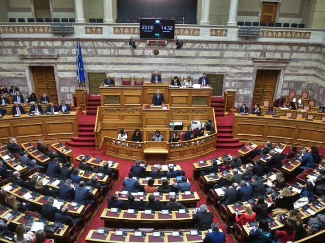 Βουλή: Ψηφίστηκε το νομοσχέδιο του υπουργείου Παιδείας για το νέο σχολείο