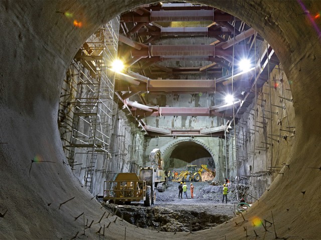 ΑΒΑΞ: Τα μεγάλα έργα στο χαρτοφυλάκιό της
