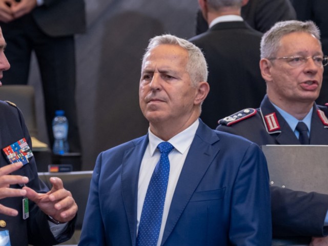 Το χρονικό της υπαναχώρησης του Ευάγγελου Αποστολάκη