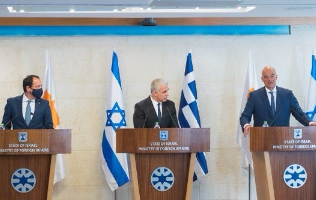 Δένδιας: Χτίζουμε γέφυρες σταθερότητας