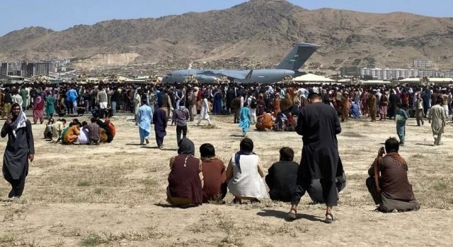 Εφιαλτική πρόβλεψη ΟΗΕ: 500.000 πρόσφυγες από το Αφγανιστάν