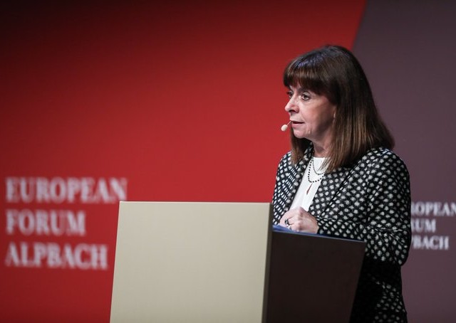 Κατερίνα Σακελλαροπούλου: Κορυφαία προτεραιότητα για την Ευρώπη η κλιματική αλλαγή