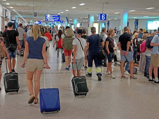 Τουρισμός: Αυξήθηκε η αεροπορική κίνηση