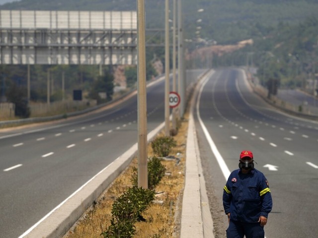 Κυκλοφοριακές ρυθμίσεις λόγω της νέας πυρκαγιάς στα Βίλια