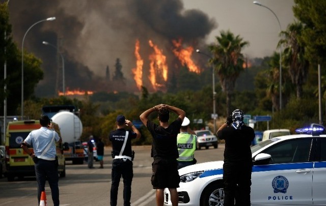 Με ήπια αναπνευστικά προβλήματα 6 κάτοικοι της Βαρυμπόμπης