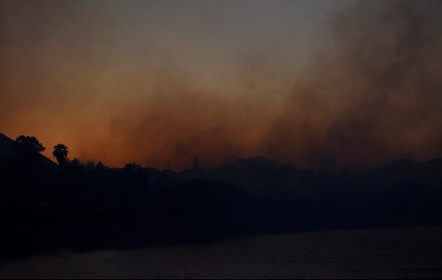 Προσπάθειες να κρατηθεί η φωτιά μακριά από την Αρχαία Ολυμπία