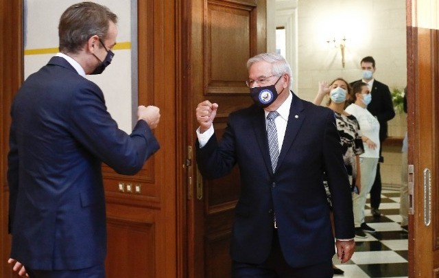 Συνάντηση Μητσοτάκη-Μενέντεζ στο Μέγαρο Μαξίμου