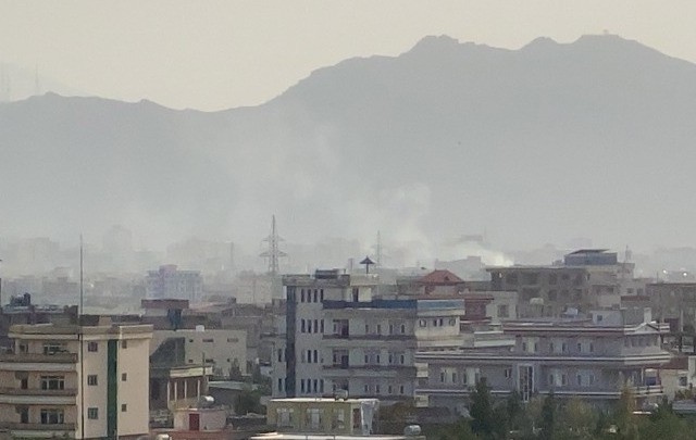 Μπαράζ εκτόξευσης ρουκετών κατά του αεροδρομίου της Καμπούλ