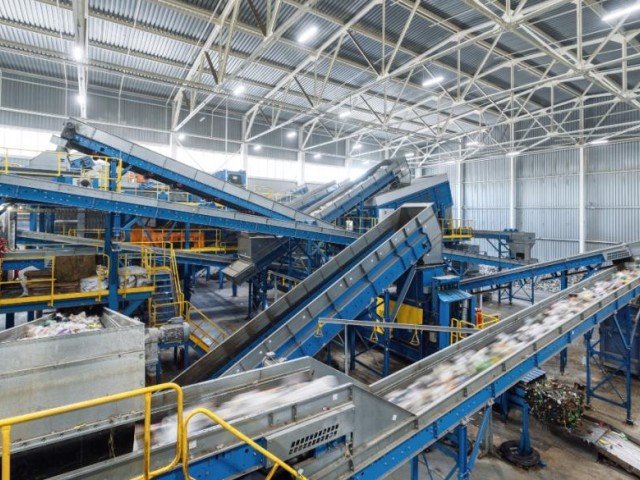 Υπουργείο Ανάπτυξης: Ενδιαφέρον από 5 επενδυτές για ΣΔΙΤ διαχείρισης απορριμμάτων