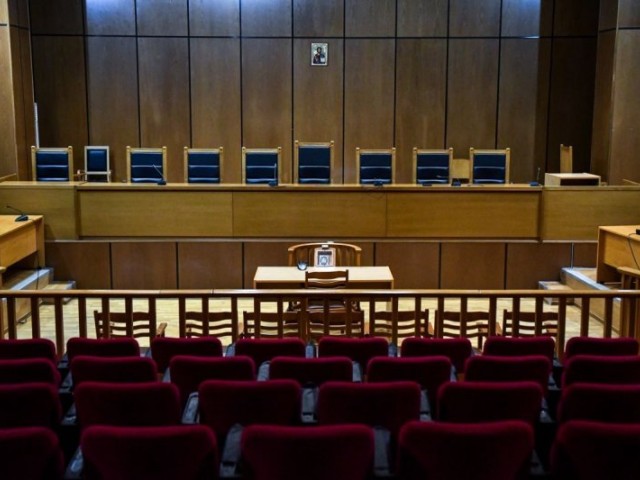 Θεσσαλονίκη: Σε 15 μήνες φυλάκιση με τριετή αναστολή καταδικάστηκε ο αντιεμβολιαστής πατέρας