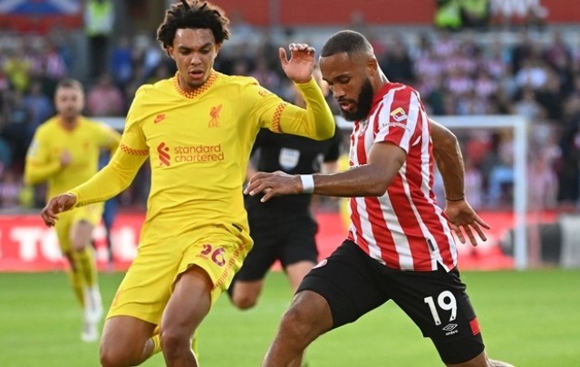 Η Λίβερπουλ απολαμβάνει τη μοναξιά της κορυφής