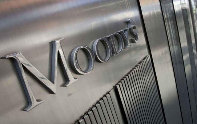 Moody’s: Υποβαθμίζει το αξιόχρεο του Περού