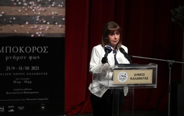 Η ΠτΔ εγκαινίασε την έκθεση «Μνήμον Φως» του ζωγράφου Χρ. Μποκόρου στην Καλαμάτα