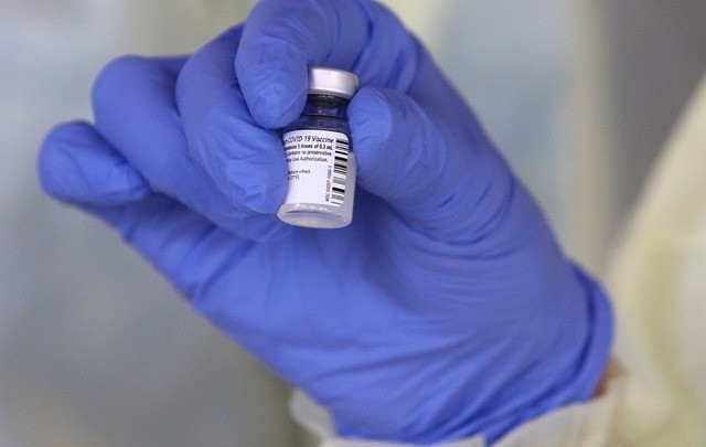 3η δόση εμβολίου: Ποιοι το κάνουν και πότε