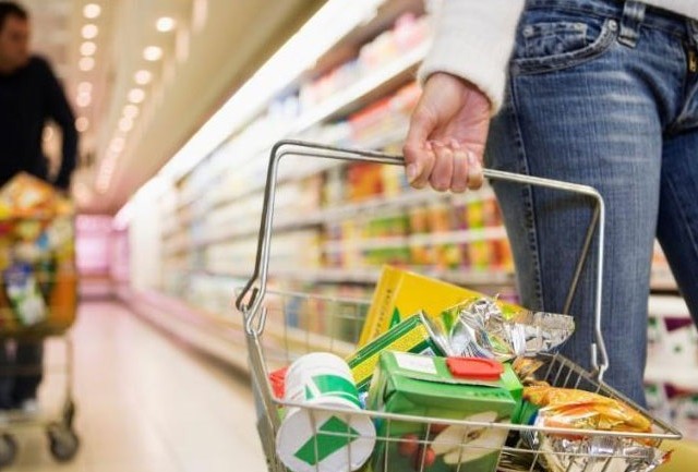 ΙΕΛΚΑ: Ξόδεψαν παραπάνω τα νοικοκυριά για είδη παντοπωλείου το 2020