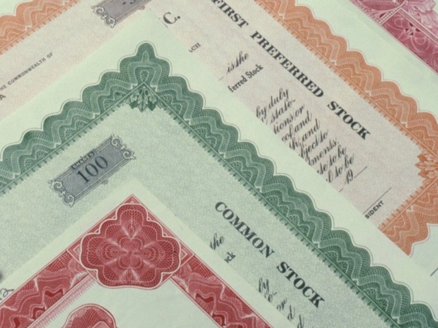 Ομόλογα: Ισχυρές πιέσεις δέχονται οι τίτλοι της Ευρωζώνης