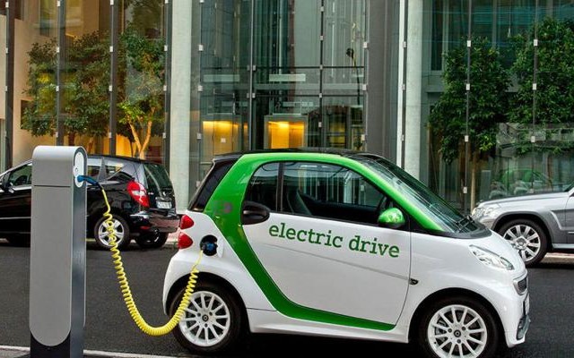 Αύξηση των πωλήσεων ηλεκτρικών αυτοκινήτων στην ΕΕ το γ' τρίμηνο