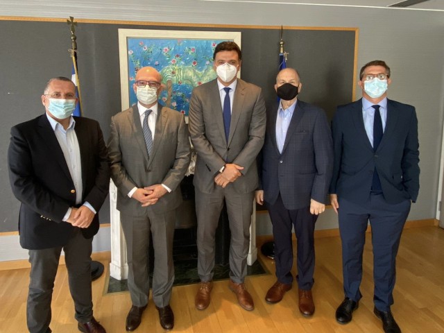 Συνάντηση Βασίλη Κικίλια με τον Greg O' Hara, CEO του τουριστικού fund Certares