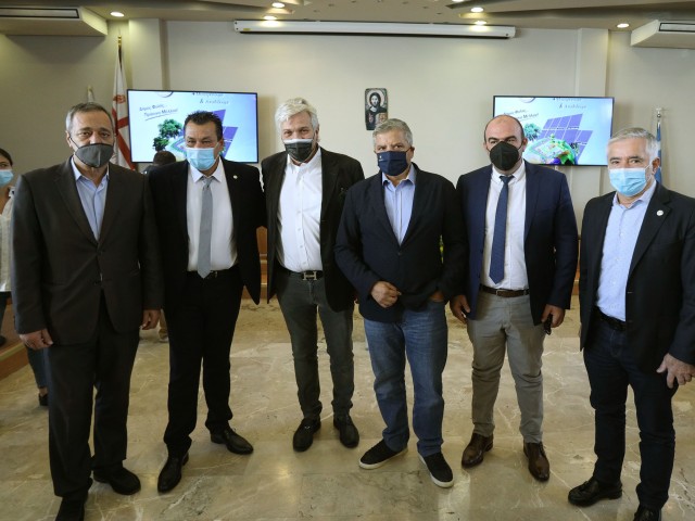 Υπογράφηκαν οι συμβάσεις ανάπλασης της Χωματερής Φυλής σε Πάρκο Πρασίνου και ΑΠΕ