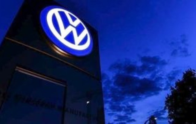 Volkswagen: Εξετάζει την περικοπή 30.000 θέσεων εργασίας