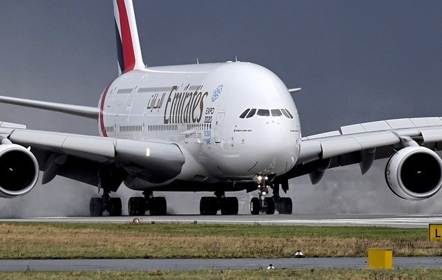 "Πέταξαν" τα αποτελέσματα της Emirates το α' εξάμηνο