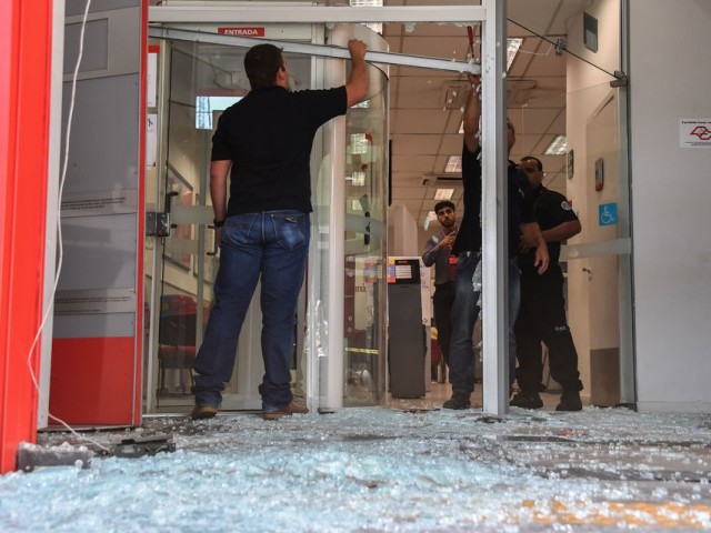 Βραζιλία: Τουλάχιστον 25 νεκροί σε συγκρούσεις μεταξύ αστυνομικών και ληστών τραπεζών