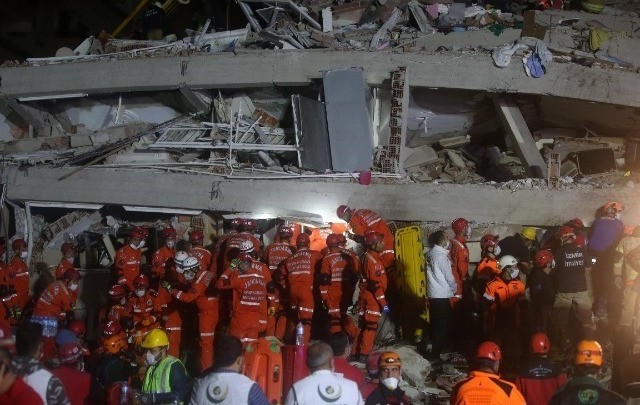 Τουρκία: Σώθηκαν όλοι από την κατάρρευση κτιρίου στη Μαλάτια