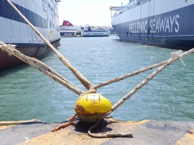 Προσωρινό "πάγωμα" στις κινητοποιήσεις στο λιμάνι