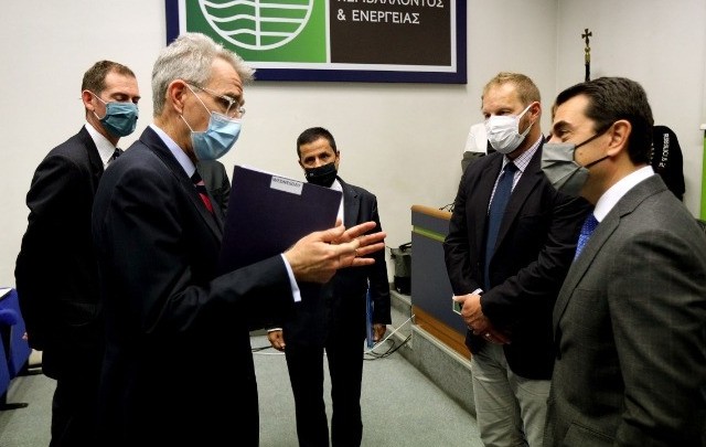 Στενή συνεργασία Ελλάδας–ΗΠΑ για τη θωράκιση των πυρόπληκτων περιοχών