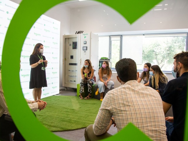 Schneider Electric: Πρόγραμμα πρακτικής άσκησης για τελειόφοιτους - απόφοιτους