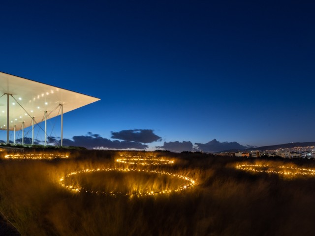 ΚΠΙΣΝ: Εντυπωσιακή φωταγώγηση για την έναρξη της εορταστικής περιόδου