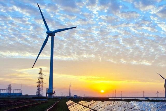 Η βαριά βιομηχανία "κηρύσσει" πόλεμο