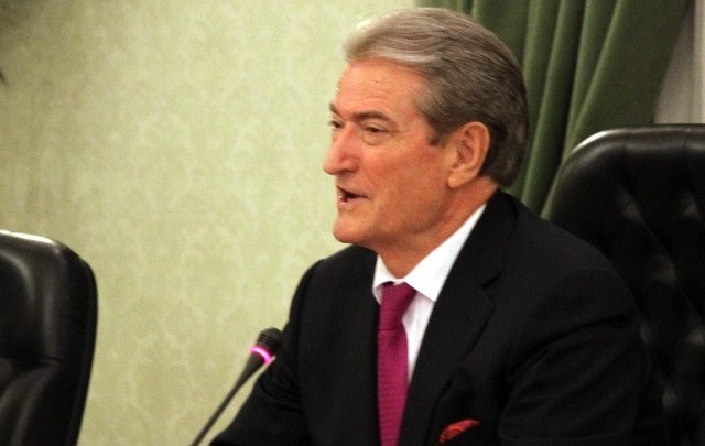 Αλβανία: Εβαλε "Χ" στον Μπερίσα το Δημοκρατικό Κόμμα