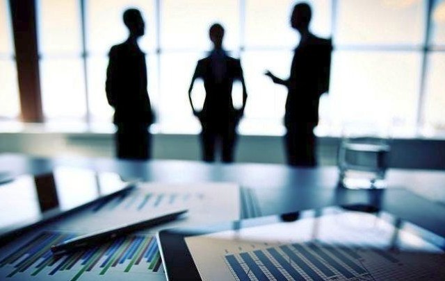 EY: Τα 3/4 των θεσμικών επενδυτών ενδέχεται να αποεπενδύσουν από εταιρείες χωρίς ESG