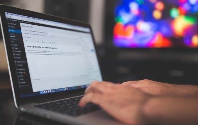 Παράθυρο ευκαιρίας από 11 νέα προγράμματα του ΟΑΕΔ