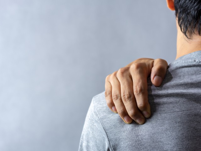 Metropolitan: Ποια είναι η συχνότερη αιτία για τον πόνο στον ώμο;