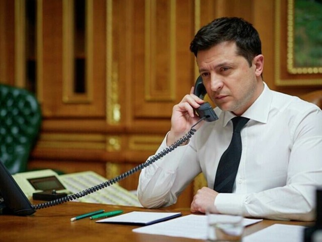 Έτοιμος να παραδοθεί ο Ζελένσκι: Ζητά διάλογο με τη Ρωσία