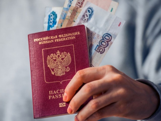 Η «τρύπα» στα έσοδα για τον τουρισμό που μπορεί να δημιουργήσει το ρούβλι