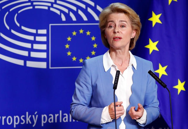 Κομισιόν: Στο τραπέζι το εμπάργκο στο ρωσικό πετρέλαιο 