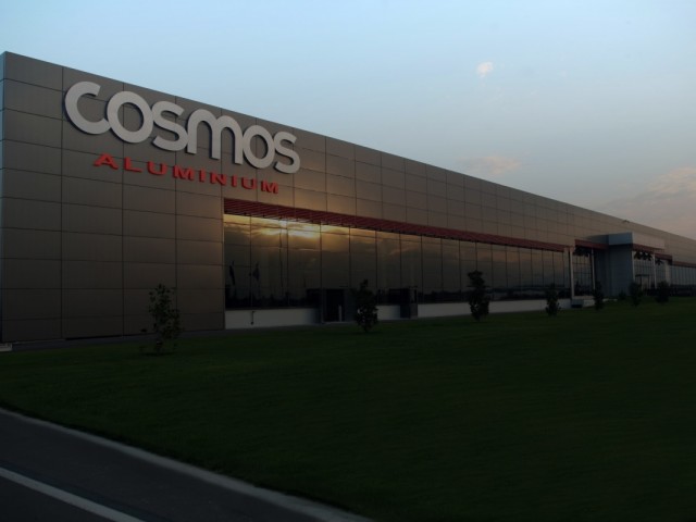 Cosmos Aluminium: Εξαγόρασε το 51% της MC Chargers, με τη συμβολή της EY Ελλάδος