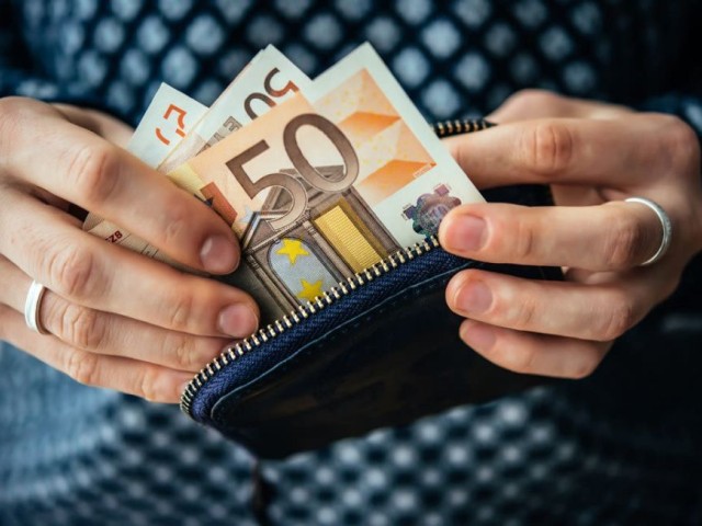 Νέος κατώτατος μισθός κοντά στα 703 έως 710 ευρώ 