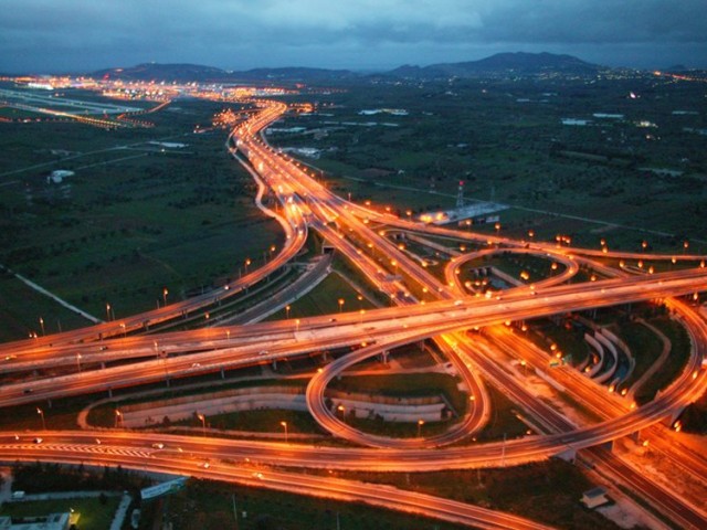 Αλλάζουν υπέρ των «μικρών» εργολάβων και των…ξένων οι όροι του διαγωνισμού για την Αττική οδό!