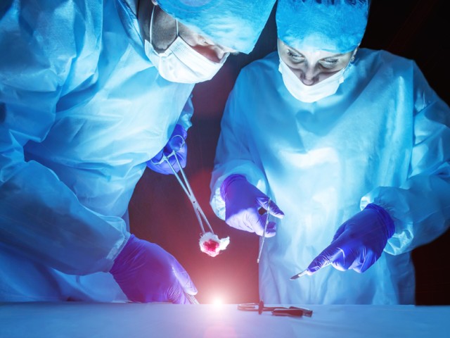 Ανώδυνη επέμβαση κύστης κόκκυγα με άμεση αποκατάσταση