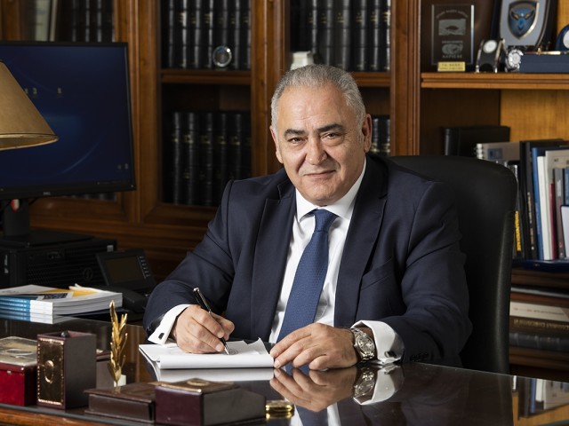 Εφιάλτης οι παλιές οφειλές για τους μικρομεσαίους. Μόνη λύση οι 120 δόσεις