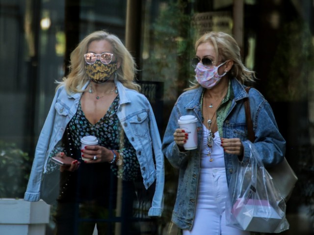 Κορωνοϊός: Σήμερα οι αποφάσεις για τις μάσκες σε εσωτερικούς χώρους 