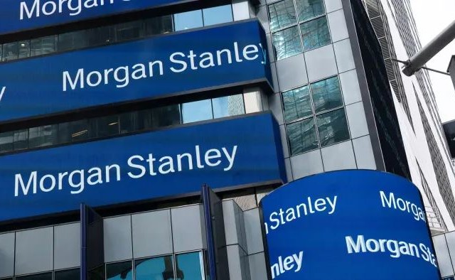 Morgan Stanley: Βλέπει επενδυτική βαθμίδα για την Ελλάδα το 2023 και 3,2% ανάπτυξη το 2022
