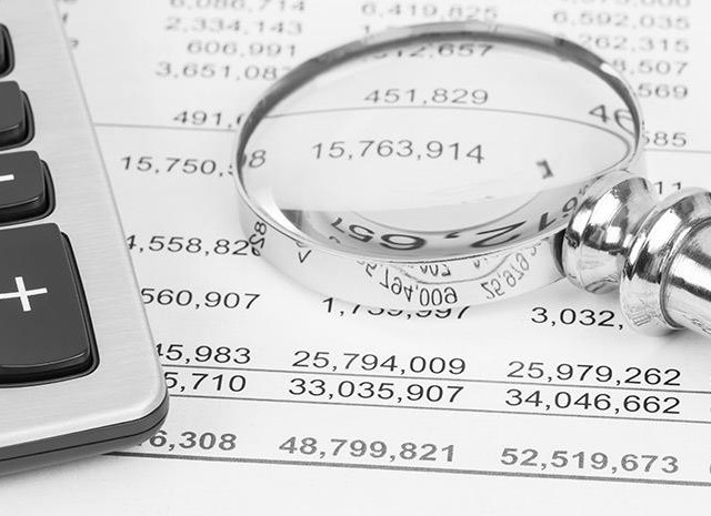 Τα τρίμηνα σε Πειραιώς, ΟΤΕ, ΕΛΠΕ, Coca-Cola, Τιτάνα